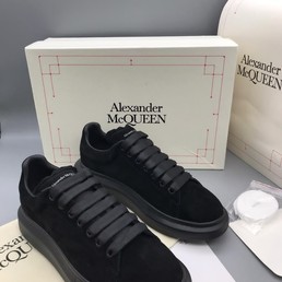 Мужские замшевые кроссовки Alexander McQueen черные