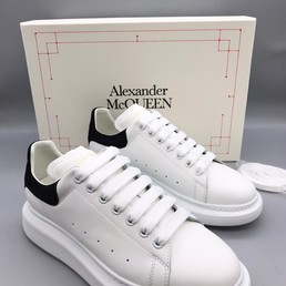 Кожаные мужские кроссовки Alexander McQueen белые