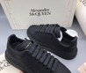 Кожаные мужские кроссовки Alexander McQueen черные