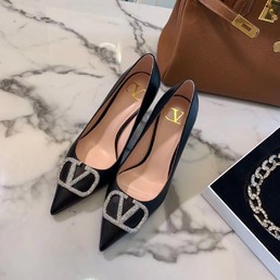 Женские кожаные туфли Valentino черные