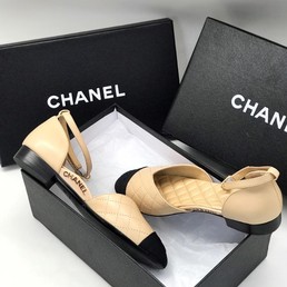 Женские кожаные туфли Chanel бежевый