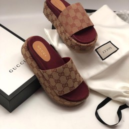 Женские шлепанцы Gucci из текстиля коричневые