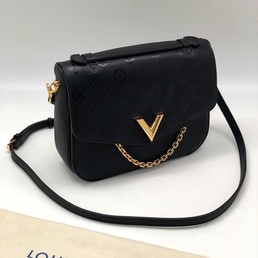 Женская сумка Louis Vuitton Very Messenger с авторской фурнитурой черная 23Х17