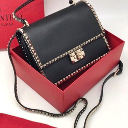 Женская сумка Valentino Rockstud No Limit черная кожаная 24Х17