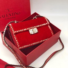 Женская сумка Valentino Rockstud No Limit красная велюр 21,5Х12