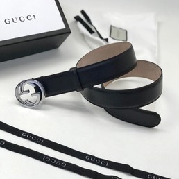 Женский ремень Gucci кожаный черный логотип на бляшке