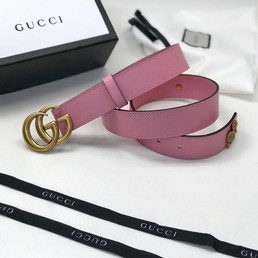 Женский ремень Gucci кожаный розовый логотип на бляшке