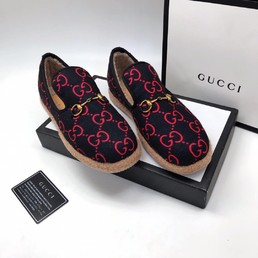 Женские лоферы Gucci из шерсти с орнаментом GG