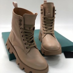 Женские ботинки Prada бежевые в стиле сафари