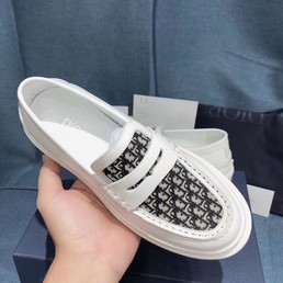 Женские лоферы Christian Dior белые кожаные с орнаментом GG