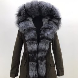 Коричневая парка с мехом чернобурки