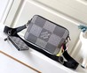 Женская сумка Louis Vuitton Trio Messenger светло-серая