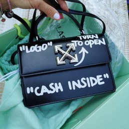 Женская сумка Off-White черная 22x15
