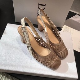 Женские туфли Christian Dior 2021 бежевые с открытой пяткой