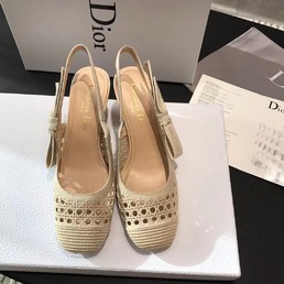 Женские туфли Christian Dior 2021 светло-бежевые с открытой пяткой