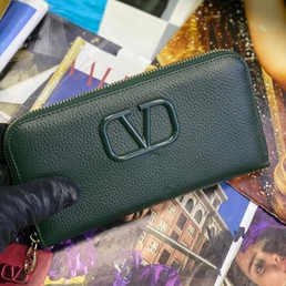 Кошелек кожаный Valentino Garavani темно-зеленый 20х10