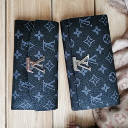Кошелек кожаный Louis Vuitton черный с орнаментом LV 19х10,5